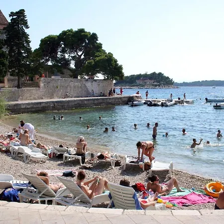 Double Hvar 15706d Guest house